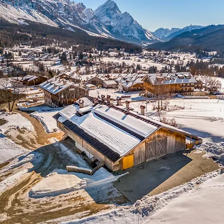 Mortisa, Cortina Design *